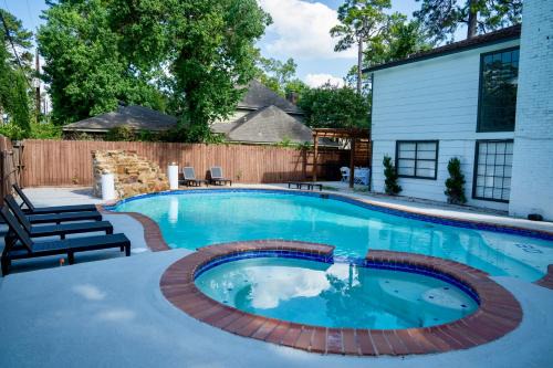 Houston poolside vacation home