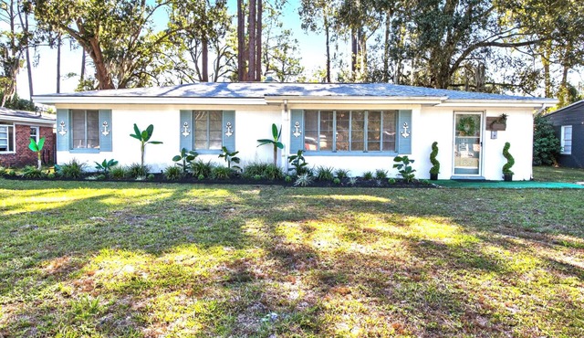 Huge backyard Close to Downtown Quiet neighborhood