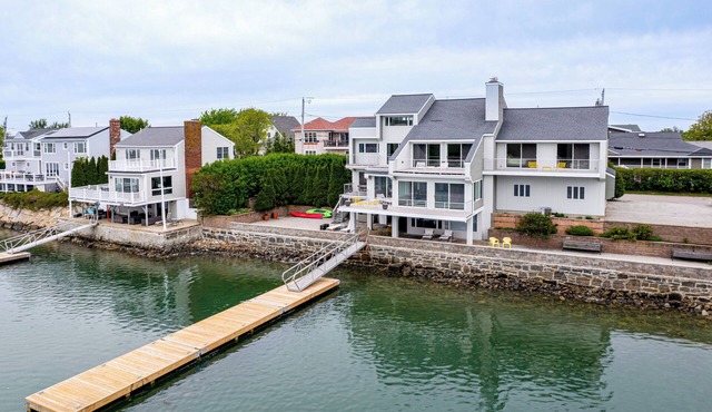 Hull Bay Waterfront Home: Private Dock & Apartment