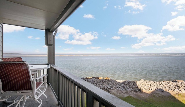 Hyp-Nautic Views, Cozy 1 BR/1.5 BA Condo 729 N Hampton Court