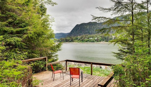 Juneau Vacation Home: Stunning View + Beach Access