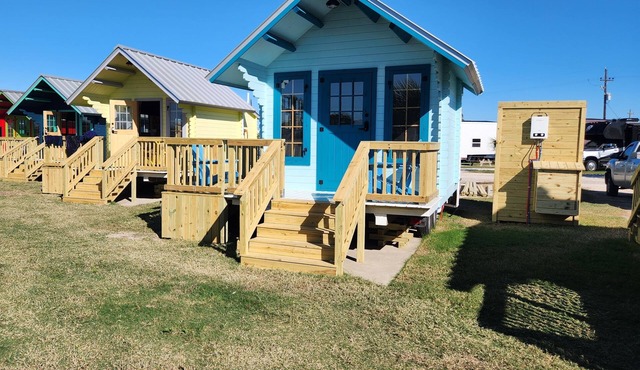 "Ken" Beach Bunkie tiny home, Ken Bunkie beach glamping cabin