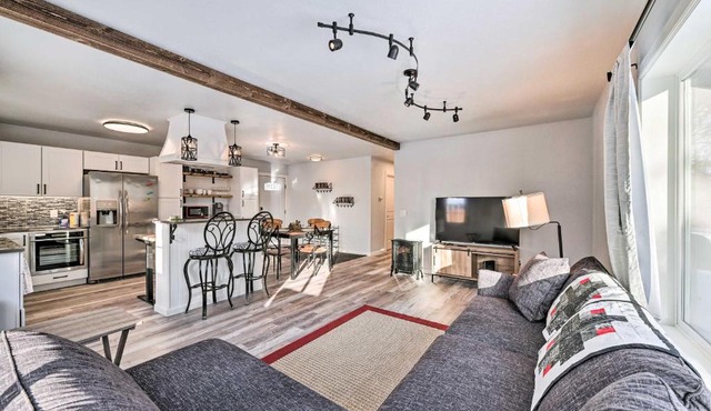 Kenai Home w/Fireplace < 10 Mi to Big Eddy!