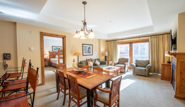 Kid-Friendly 2BR 3BA Slopeside Condo in Crested Butte