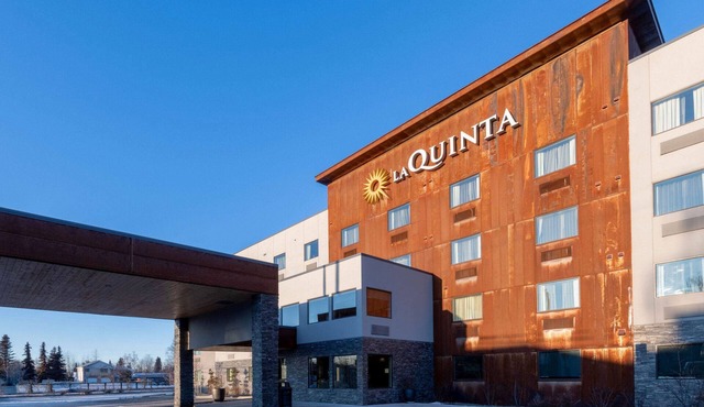 La Quinta Inn & Suites by Wyndham Anchorage Airport