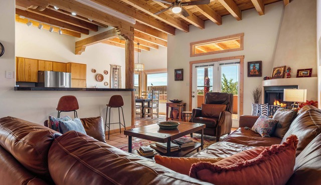 Laguna Azul - Patio, Mountain Views, Trails