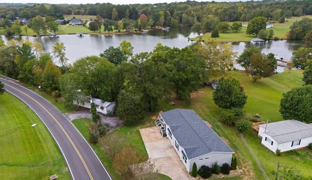 Lake Bowen Family Home, Pet Friendly, Sleeps 8