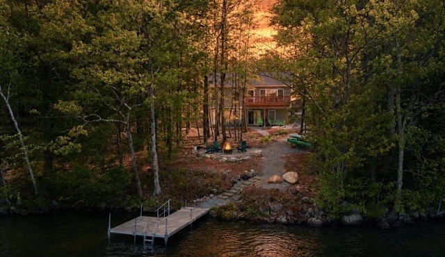 Lakefront Escape | Dock + Kayaks | Manning Lake