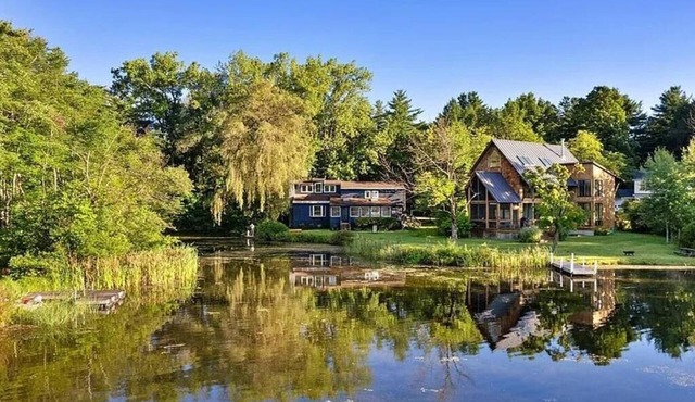 Lakefront, Kayaks Included, Come Unwind In Lenox!