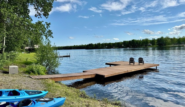 Lakefront Log Home - dock, kayaks, paddle boards, fire pit