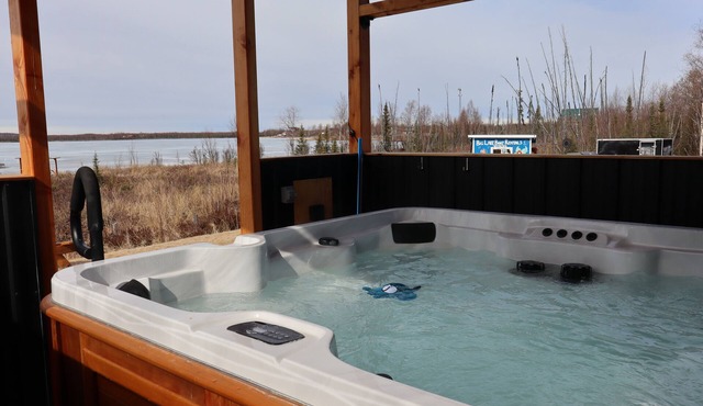 Lakeside Cabin 2 w/Hot Tub, Sauna & Watercraft Rentals