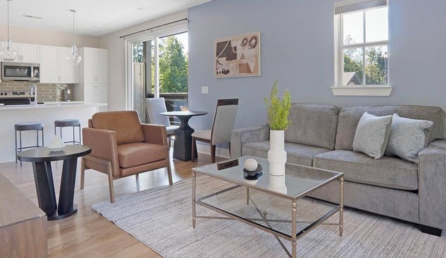 Landing | Beautiful 1BD, Clubhouse, Gym