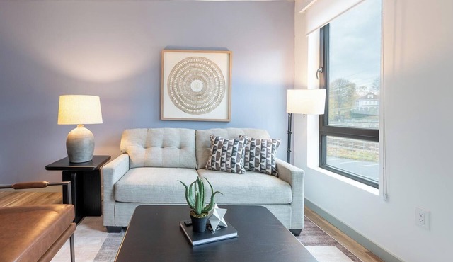 Landing | Beautiful 1BD, Pool, Gym