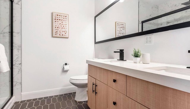 Landing | Beautiful 2BD, Yoga Studio, Gym