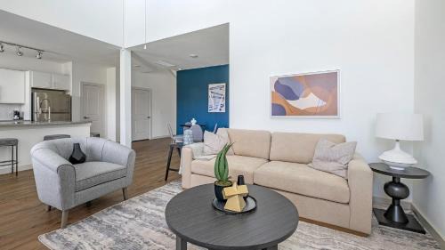 Landing Beautiful 3BD Pool Gym in Waller