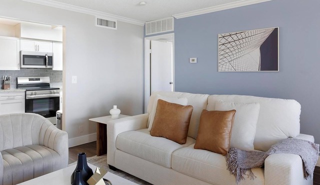 Landing | Chic 1BD, Gym