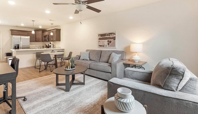 Landing | Modern 2BD, Gym, Pool