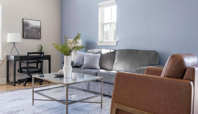 Landing | Spectacular 1BD, Pool, Gym