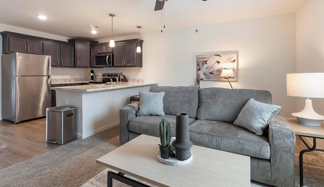 Landing | Stunning 1BD, Gym, Clubhouse
