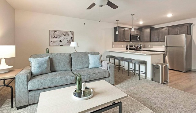 Landing | Stunning 1BD, Pool, Gym
