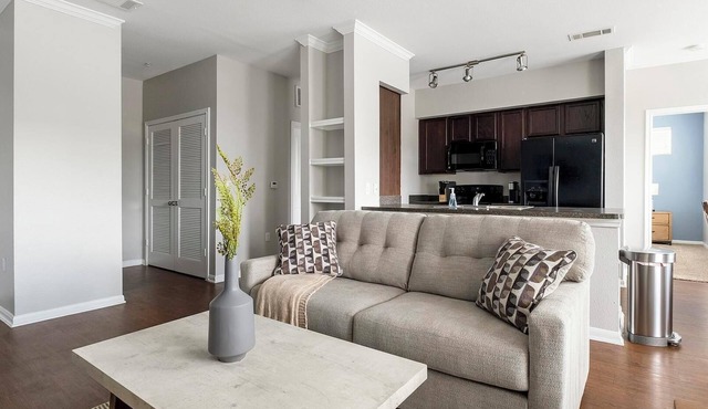 Landing | Stylish 1BD, Gym, Game Room