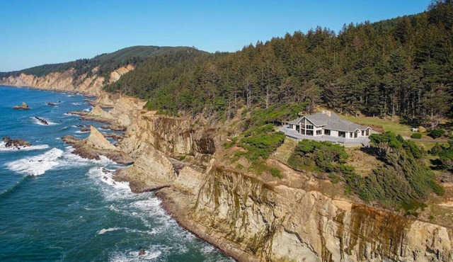 Large Oceanfront Private Home Near Bandon Dunes Golf, Breathtaking Views. in Bandon