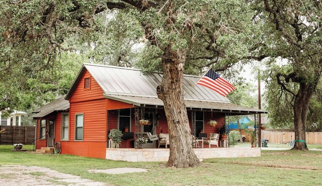 Located between Austin & San Antonio with all the cute little towns in between