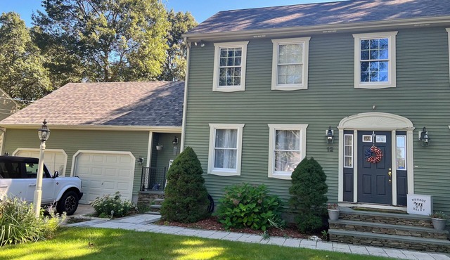 Lovely 3-bedroom house with AC in charming Cumberland. 24 min to Gilette Stadium