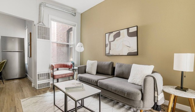 Lovely North End 3BR w/W/D, nr Restaurants, by Blueground