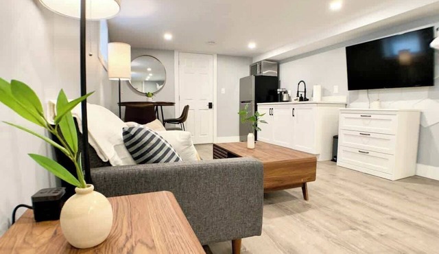 Lovely Studio - Spotless, W/D, Parking, Private