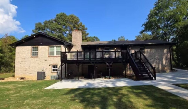 Lower-level modern vacay getaway 2bdrm 2bth.