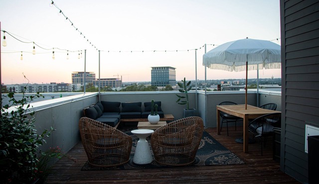 Luxury 2BR Sunset Views - 0.4 miles to Pearl