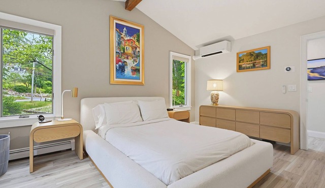 Luxury Cape Cod Ranch Near Monument Beach with AC & Outdoor Shower in Bourne