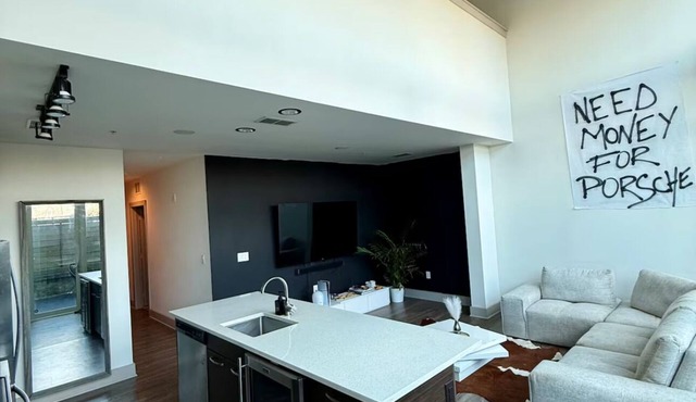 Luxury Downtown ATL Loft Near Stadium Sleeps 7