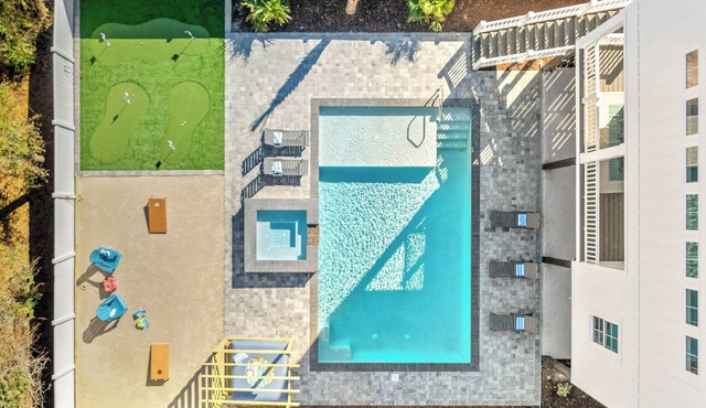 Luxury Escape: HTD Pool-Spa-Game Room-Putting Green-Elevator & 2 Min beach Walk
