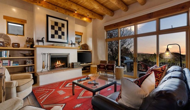 Luxury Home, Pool, Sweeping Views