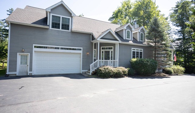 Magnificent Six Bedroom Ogunquit Estate - Pet Friendly! in Ogunquit