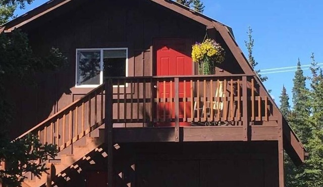 McKinley Creekside Cabins & Cafe'-The Carlo Loft