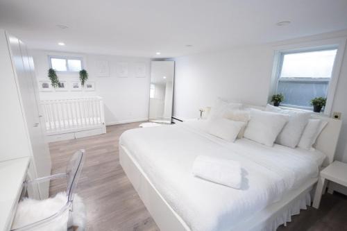 Minimal 1bed APT basement with free parking in Yonkers
