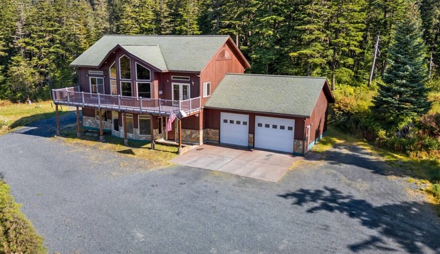 Misty Mountain Retreat, Epic Views, Sleeps 11