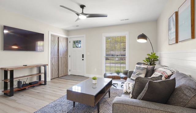 Modern Coastal Retreat - Walk to Dinner - Bike to Beach & Shem Creek