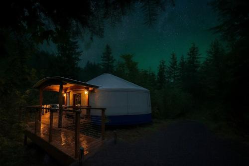 Modern Forest Yurt with Firepit & Skylit Dome near Carson, Washington in Carson