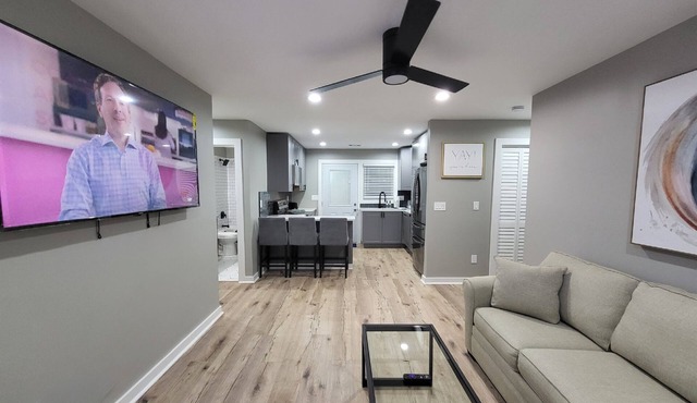 Modern Home 3 Bedroom 3 Baths & EV Charger