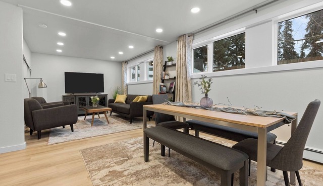 Modern, Spotless Anchorage Retreat Walkable, Quiet, and Perfect for Families