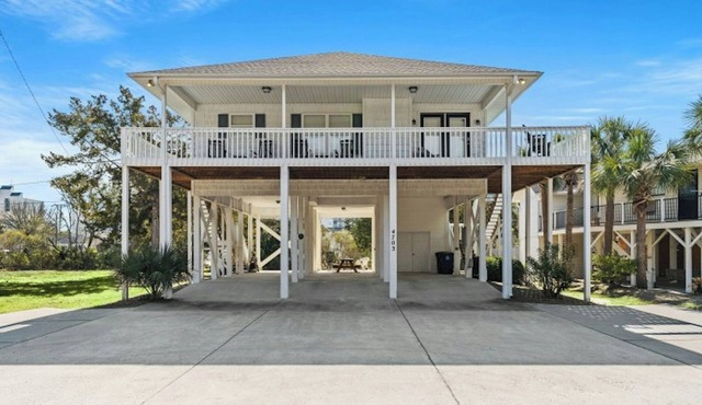 Moon Dance-Marsh View 3BR/2BA*Pet Friendly*Grill