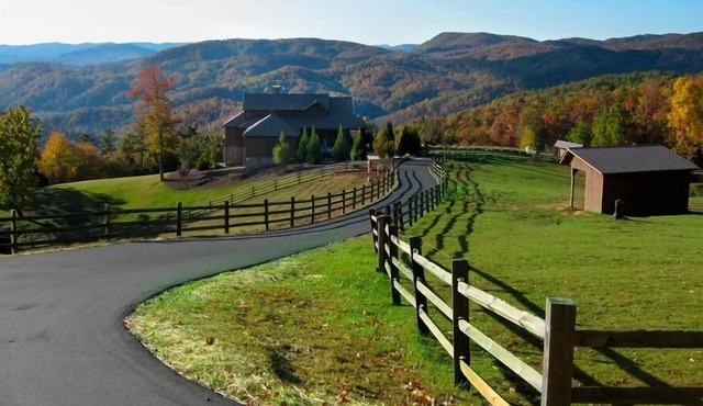Mountain Lodge,Views,Pool Table,Horse/Pet-Friendly