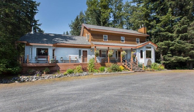 Mt. Alice Room at Bell In The Woods B&B (Queen/Second Floor)Max 2ppl