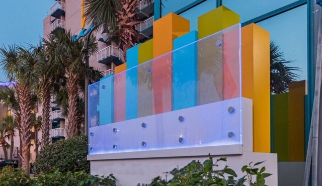 Myrtle Beach | Beach Boardwalk Stay | Pool & Beach