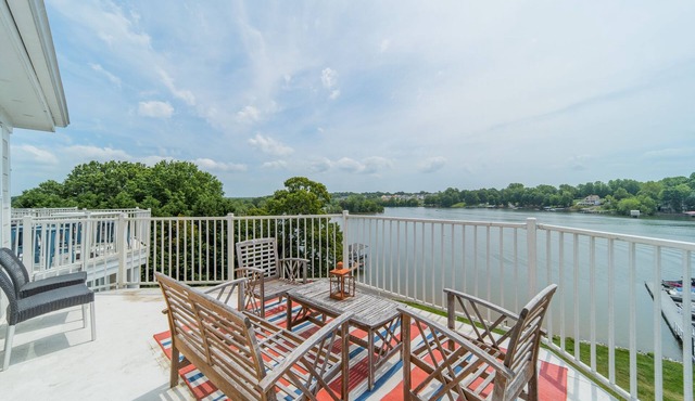 Nautical Nest by SoCharm | Next To Restaurants and Community Pool!