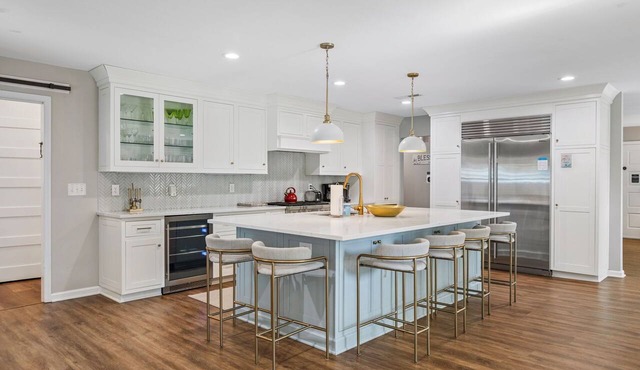 Near Beach Luxury Residence, Heated Pool & Hot Tub, Pet Friendly, Isle of Palms